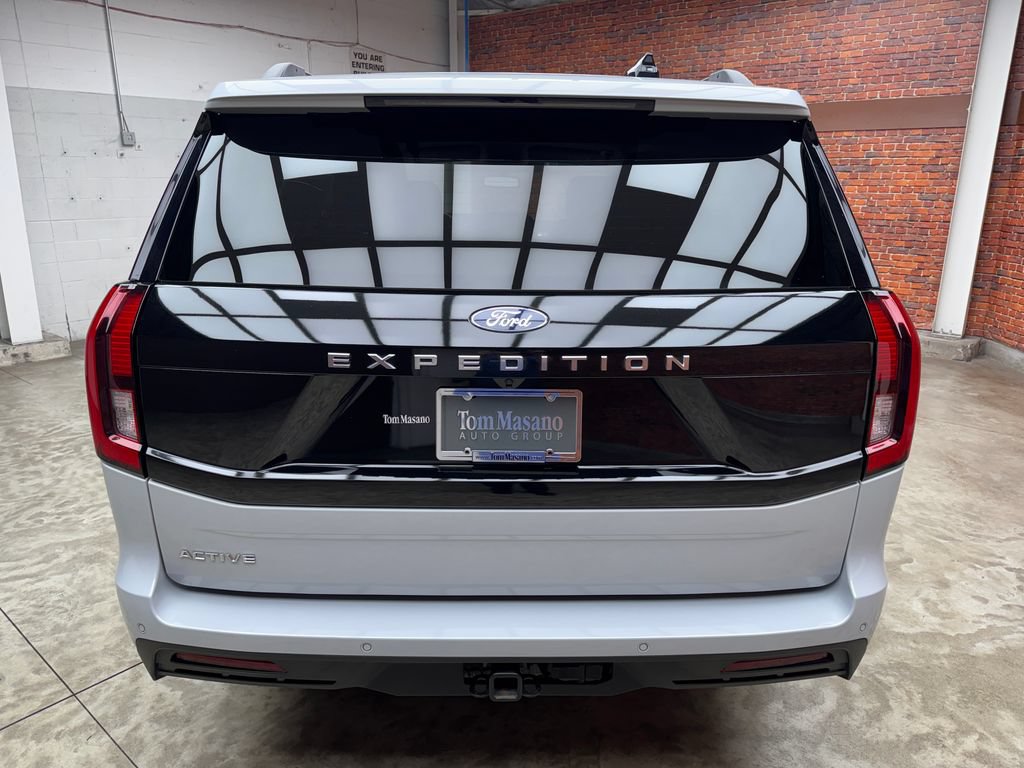 Certified 2025 Ford Expedition Active AWD/4WD image 4