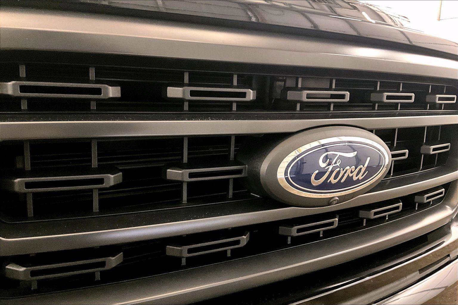 Certified 2022 Ford F150 XLT w/ Equipment Group 302A High image 29