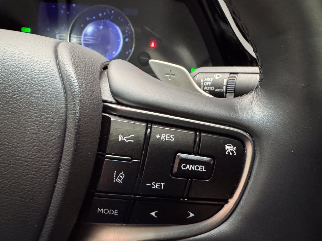 Used 2023 Lexus ES 300h w/ Premium Package FWD image 17