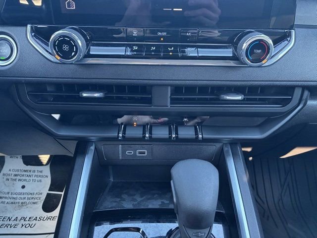 Used 2024 Chevrolet Colorado Trail Boss image 29