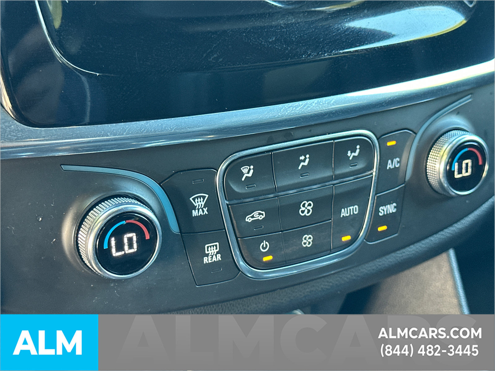 Used 2023 Chevrolet Traverse LT FWD image 33