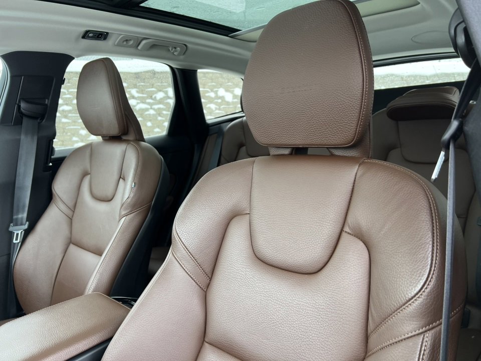 Used 2020 Volvo XC60 T6 Inscription w/ Protection Package Premier image 18