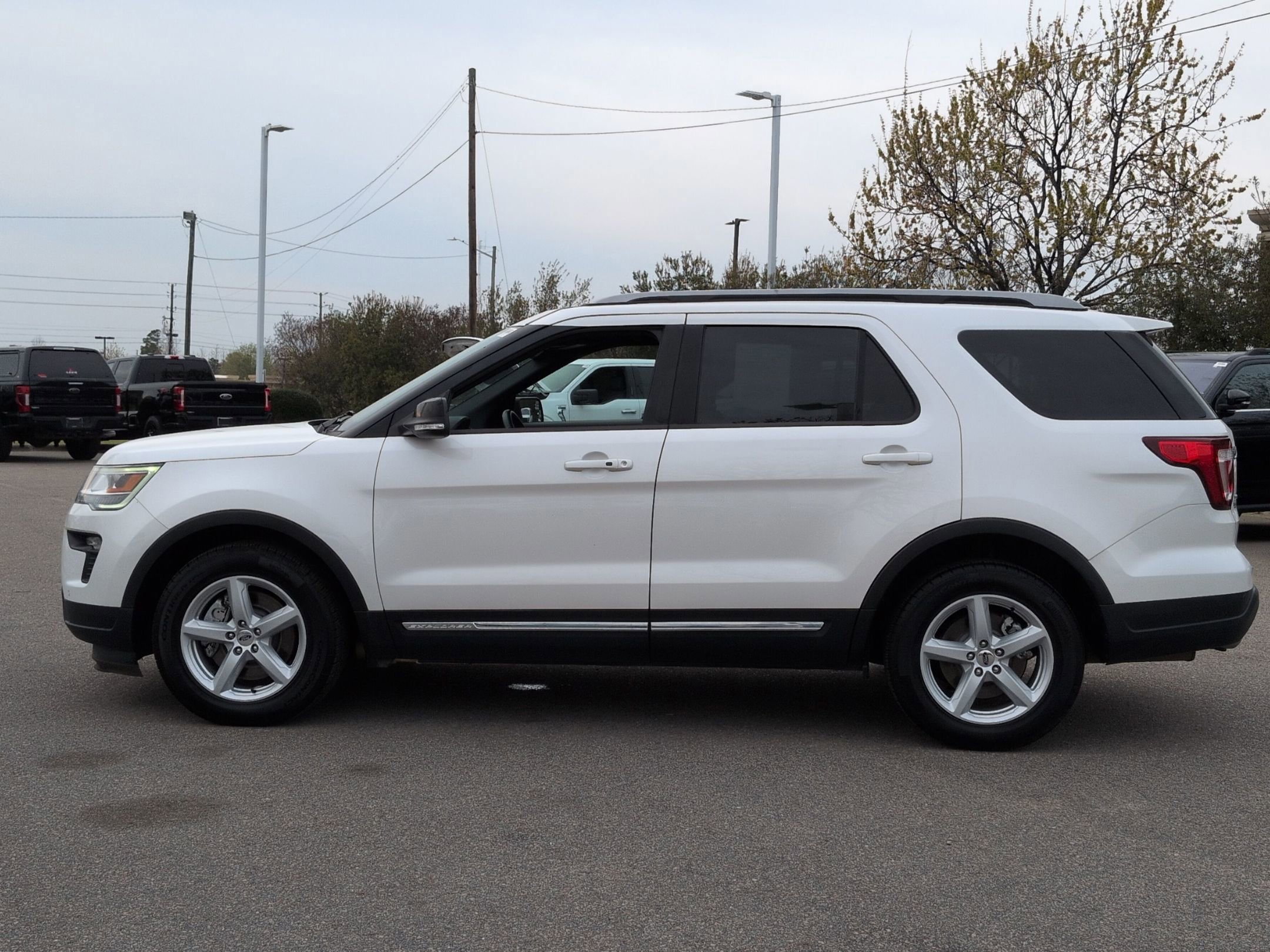 Certified 2018 Ford Explorer XLT w/ Equipment Group 202A image 2