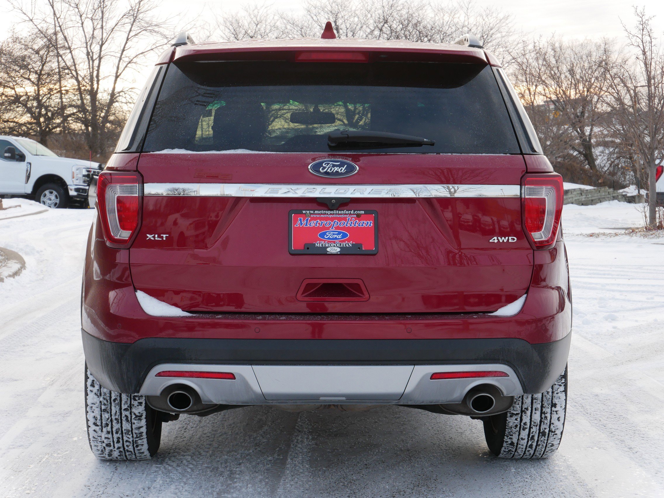 Certified 2017 Ford Explorer XLT w/ Equipment Group 202A image 5