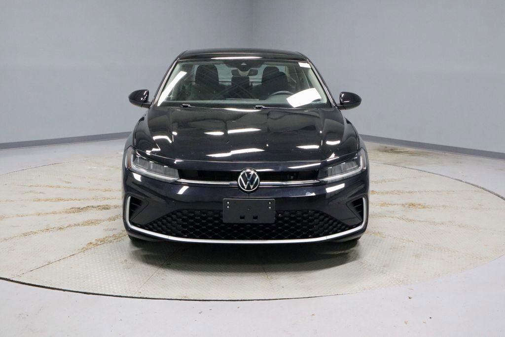 Used 2025 Volkswagen Jetta SE image 8