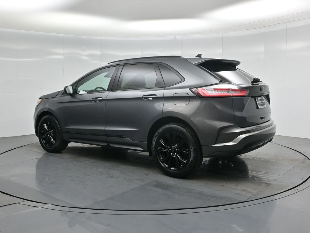 Certified 2022 Ford Edge SE w/ Black Appearance Package image 15