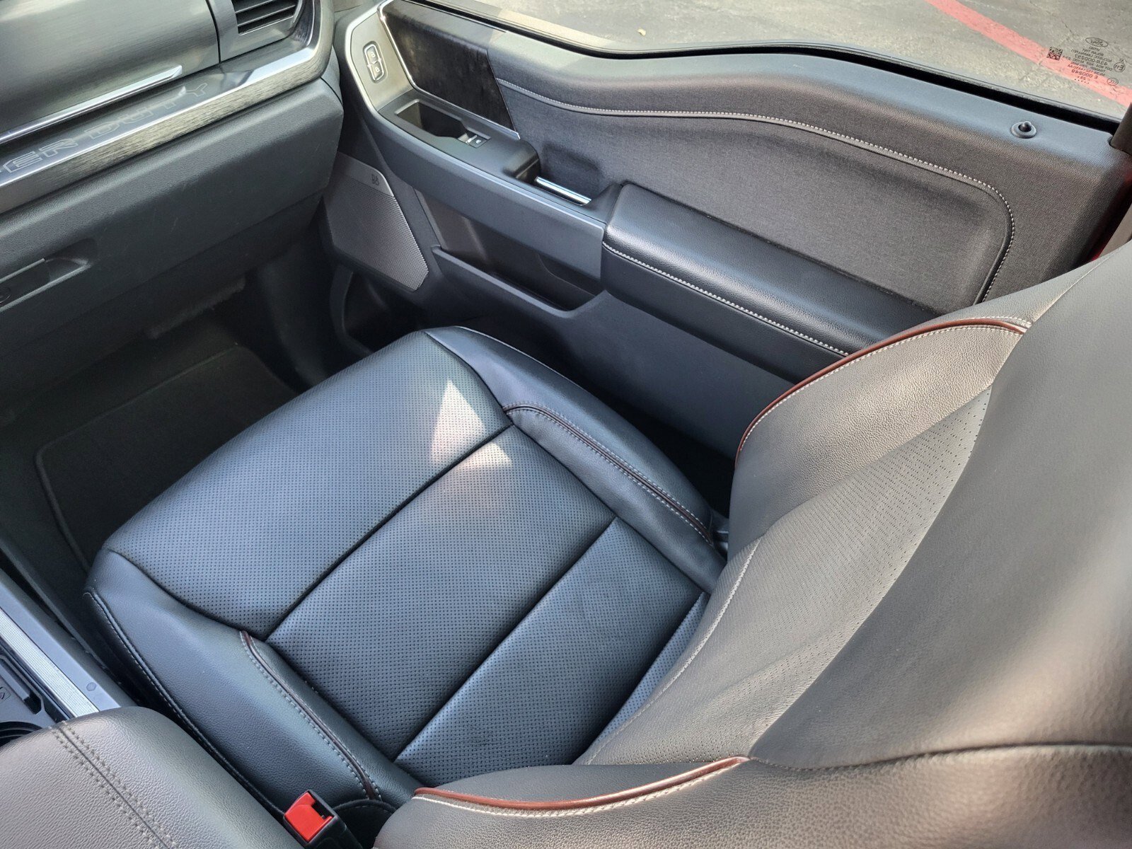 Certified 2024 Ford F250 Lariat w/ Black Appearance Package AWD/4WD image 17