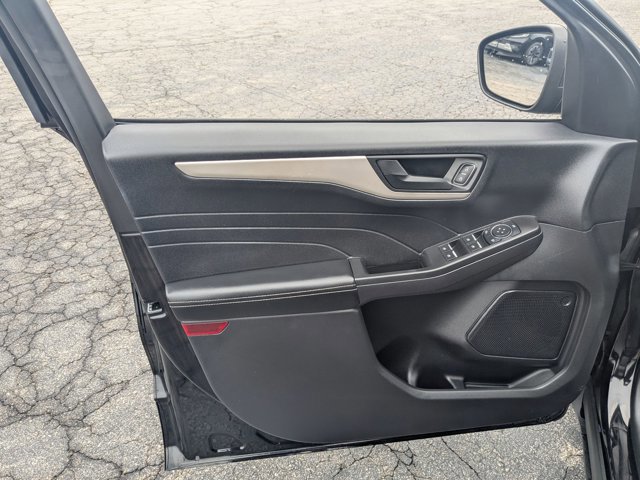 Certified 2022 Ford Escape SE w/ Convenience Package FWD image 12