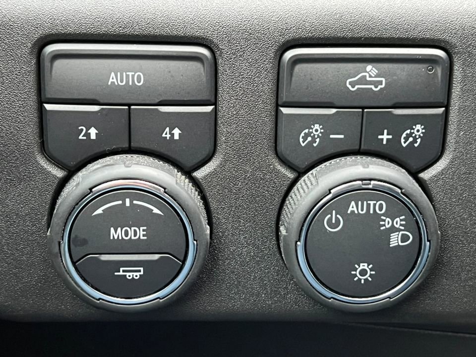 Used 2024 Chevrolet Silverado 1500 LT image 23