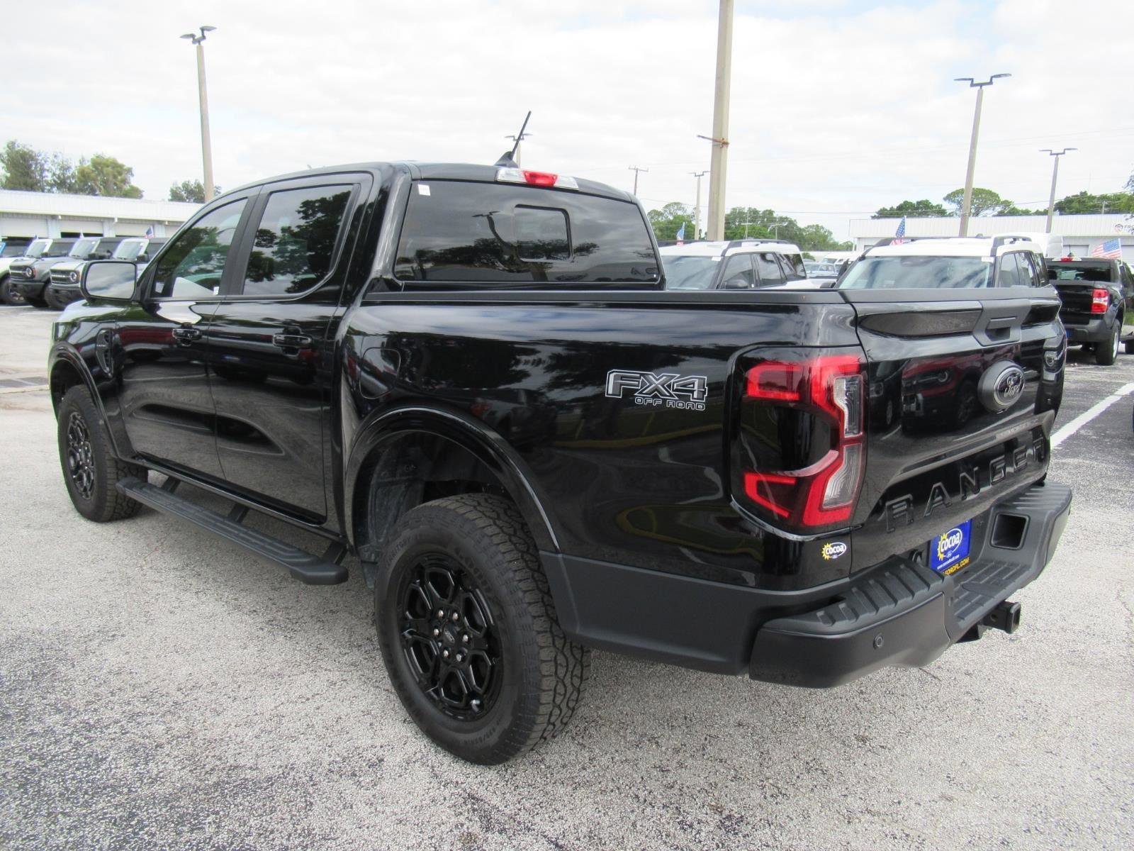 Certified 2025 Ford Ranger Lariat w/ FX4 Off-Road Package AWD/4WD image 4
