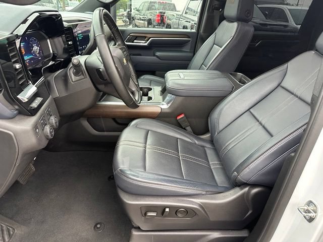 Used 2024 Chevrolet Silverado 2500 High Country w/ High Country Premium Package AWD/4WD image 40