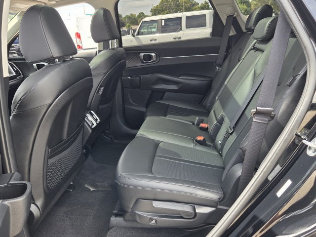 Used 2025 Kia Sorento S w/ Panoramic Sunroof Package FWD image 13