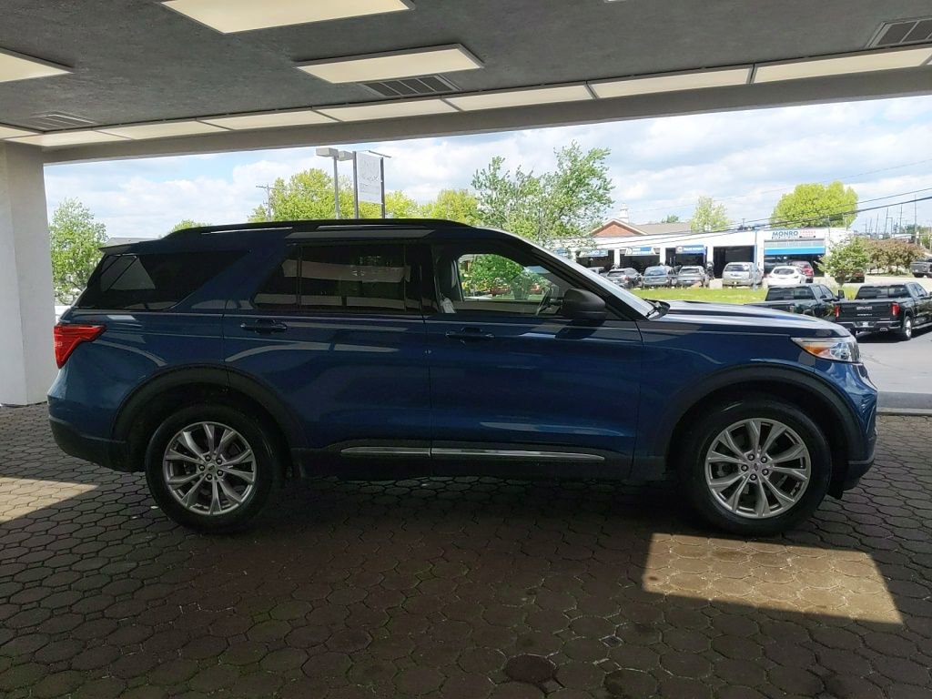 Certified 2023 Ford Explorer XLT w/ Equipment Group 202A AWD/4WD image 5