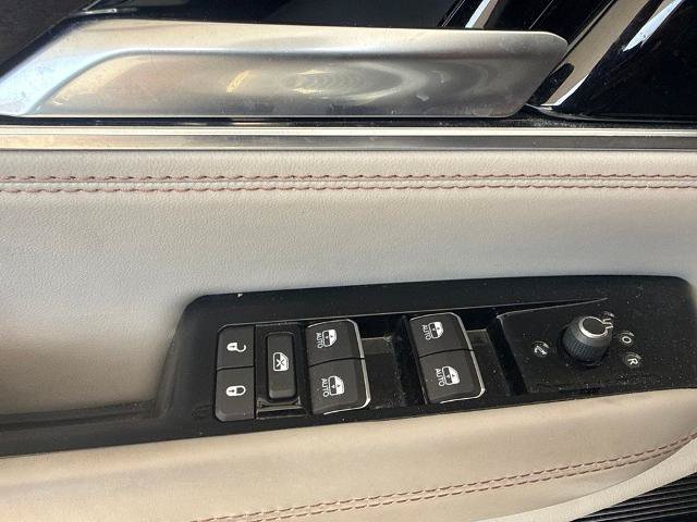 Used 2022 Jeep Grand Wagoneer Series I AWD/4WD image 11