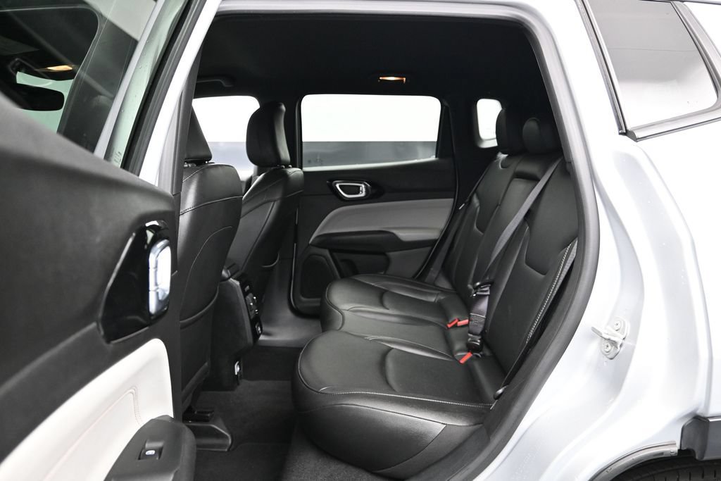 Used 2025 Jeep Compass Limited AWD/4WD image 21
