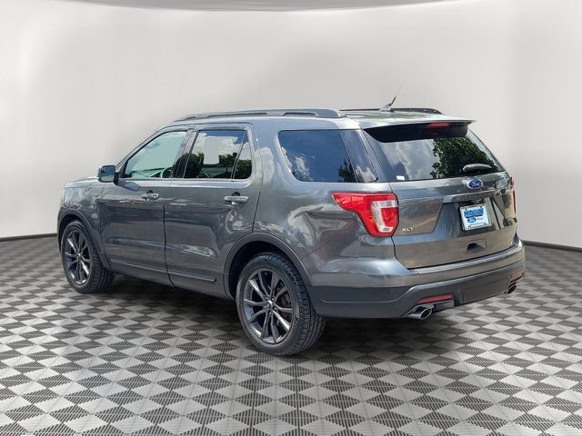 Certified 2018 Ford Explorer XLT w/ Equipment Group 202A FWD image 4