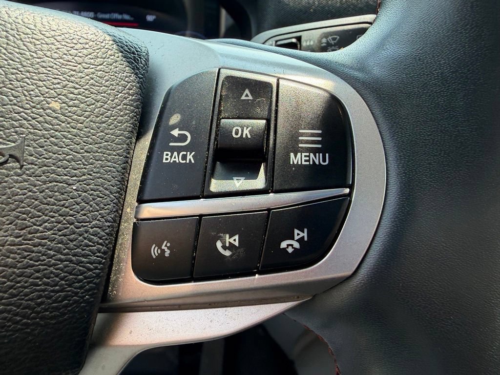 Certified 2025 Ford Explorer Active w/ Active Comfort Package AWD/4WD image 13