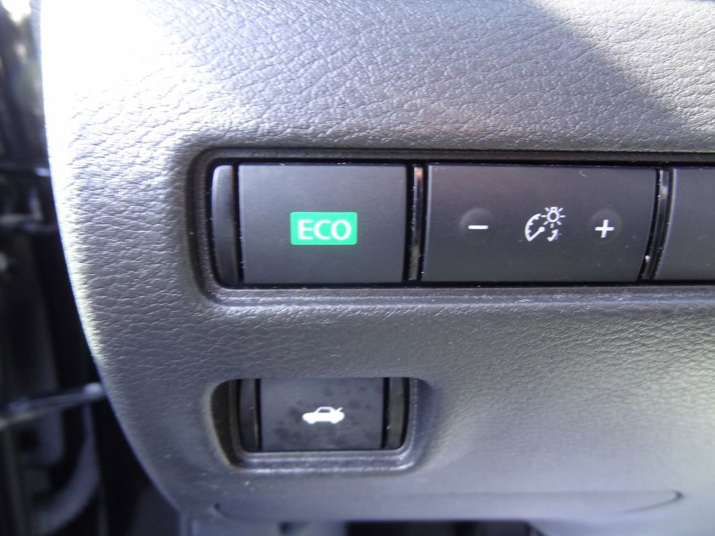 Used 2023 Nissan Sentra SV image 9