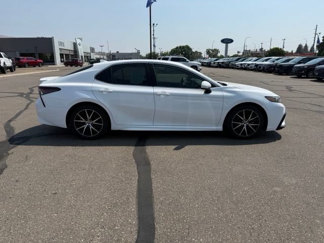 Used 2021 Toyota Camry SE AWD/4WD image 11