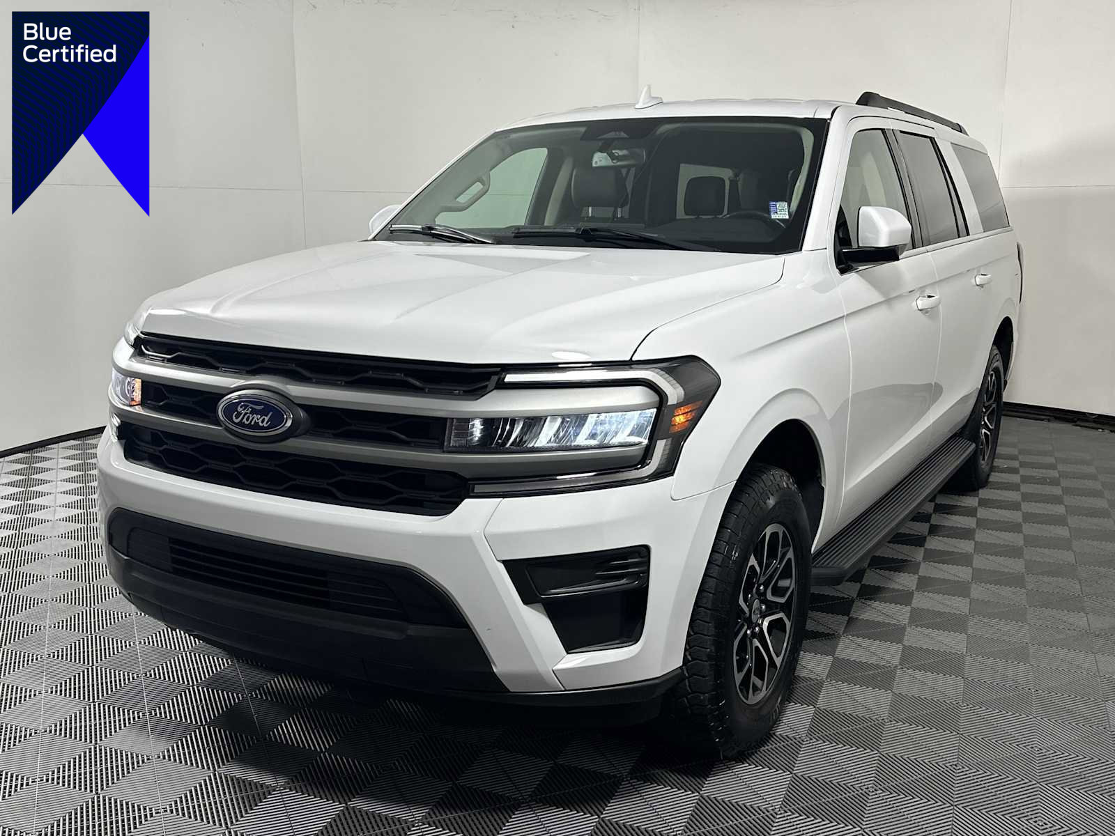 Certified 2024 Ford Expedition Max XLT image 1