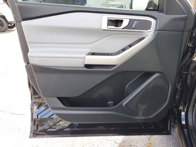 Certified 2021 Ford Explorer XLT w/ Equipment Group 202A image 18