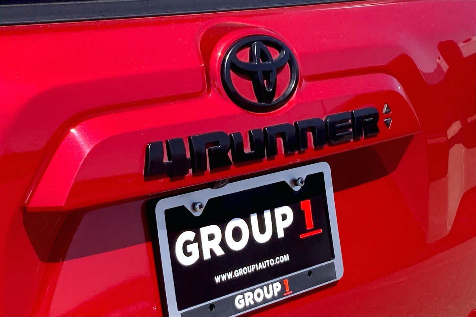 Used 2022 Toyota 4Runner SR5 Premium w/ Moonroof Package AWD/4WD image 9
