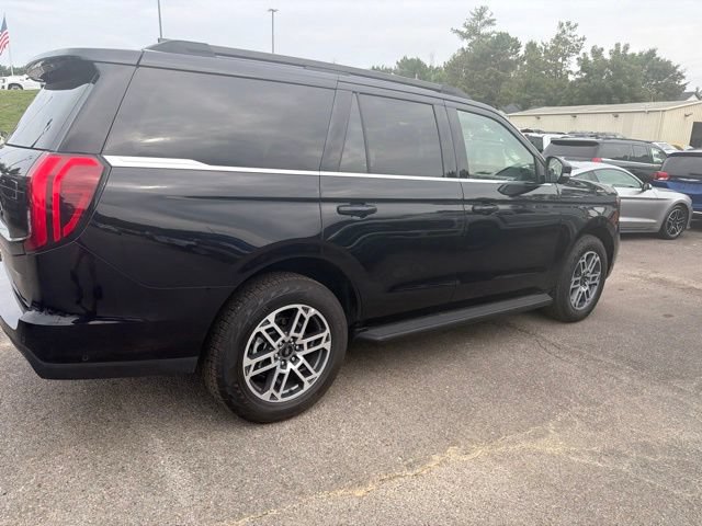 Certified 2025 Ford Expedition Active AWD/4WD image 35