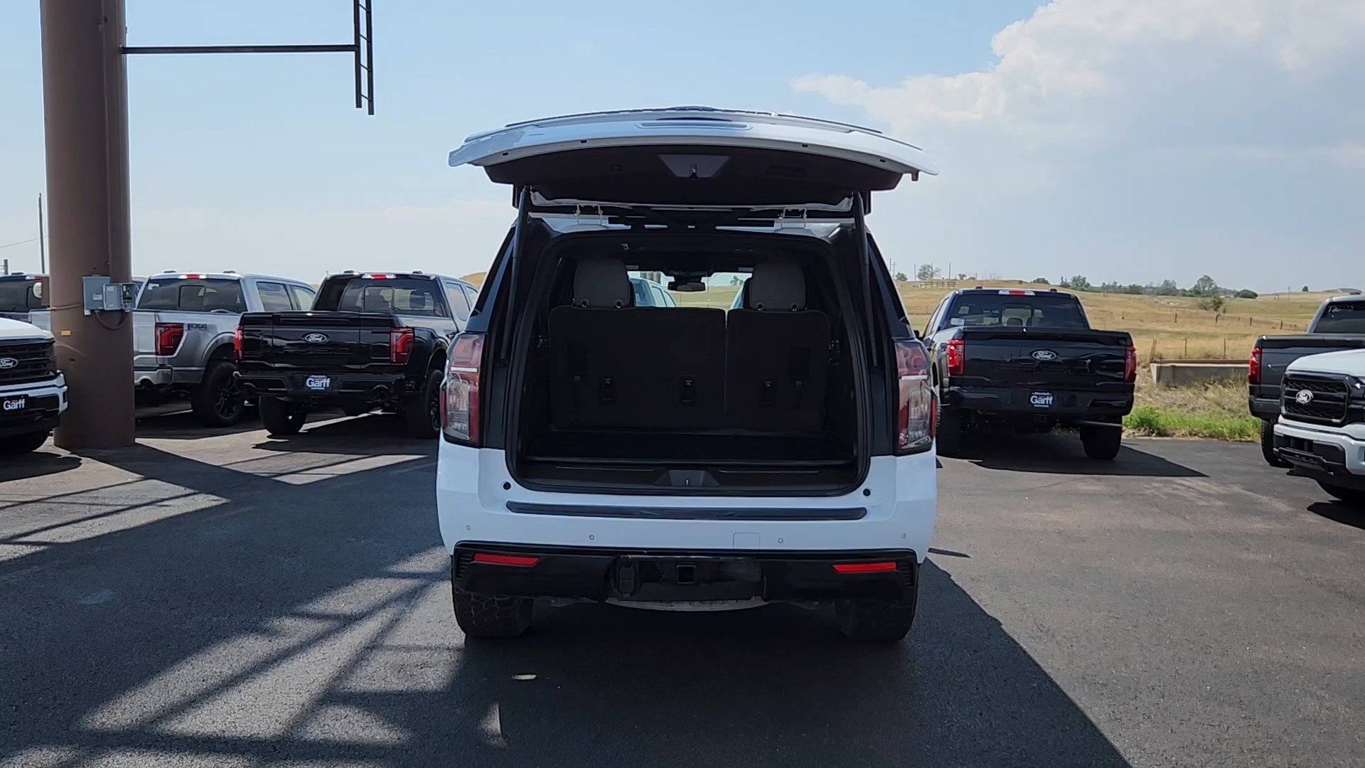 Used 2023 Chevrolet Suburban Z71 AWD/4WD image 18