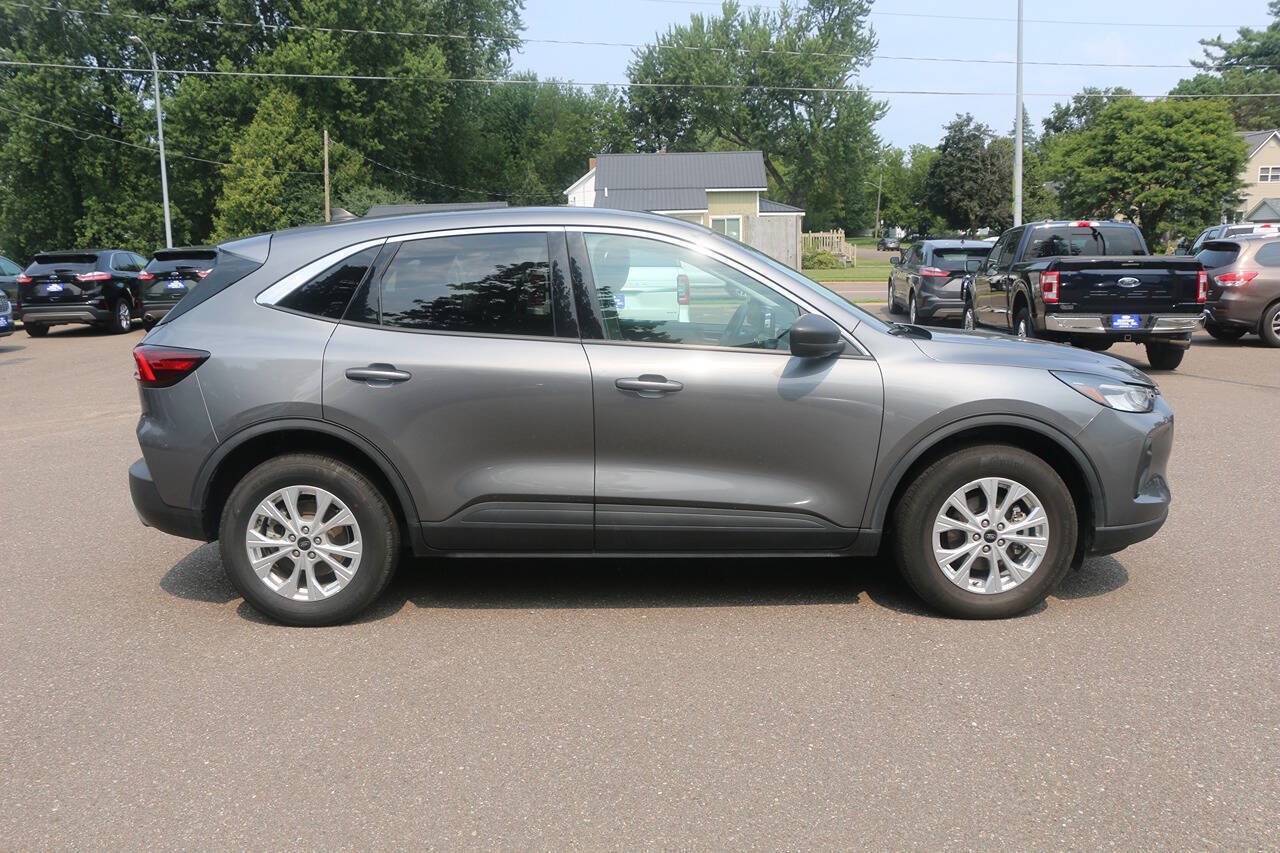 Certified 2024 Ford Escape Active AWD/4WD image 2