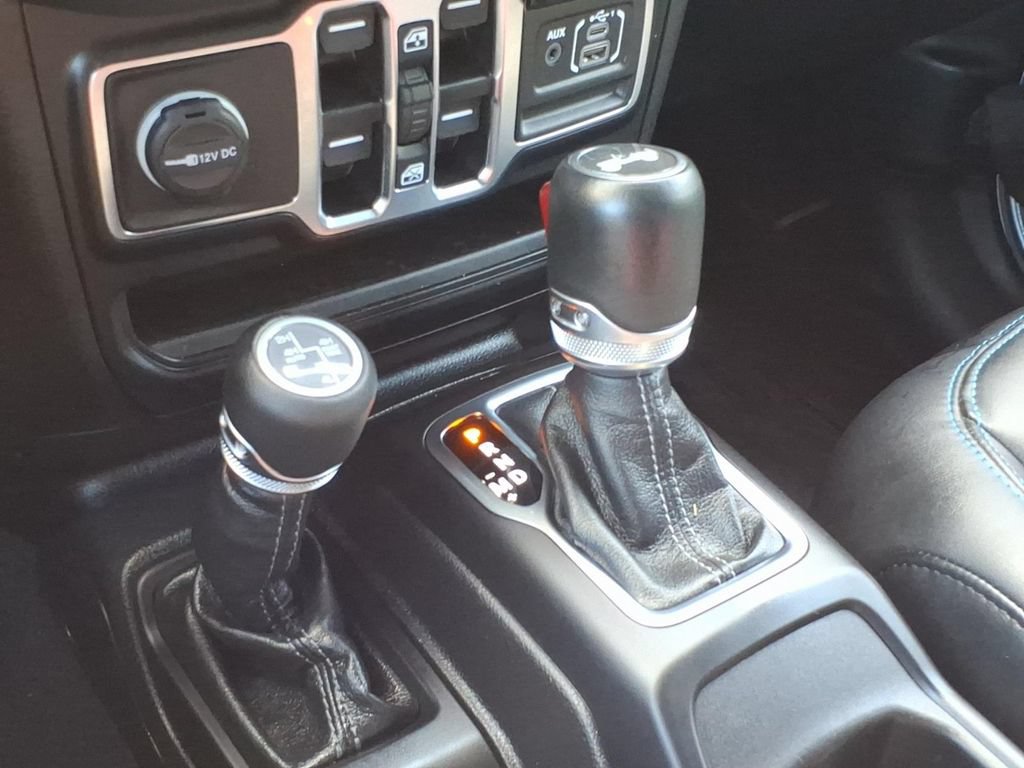 Used 2024 Jeep Wrangler High Altitude AWD/4WD image 16
