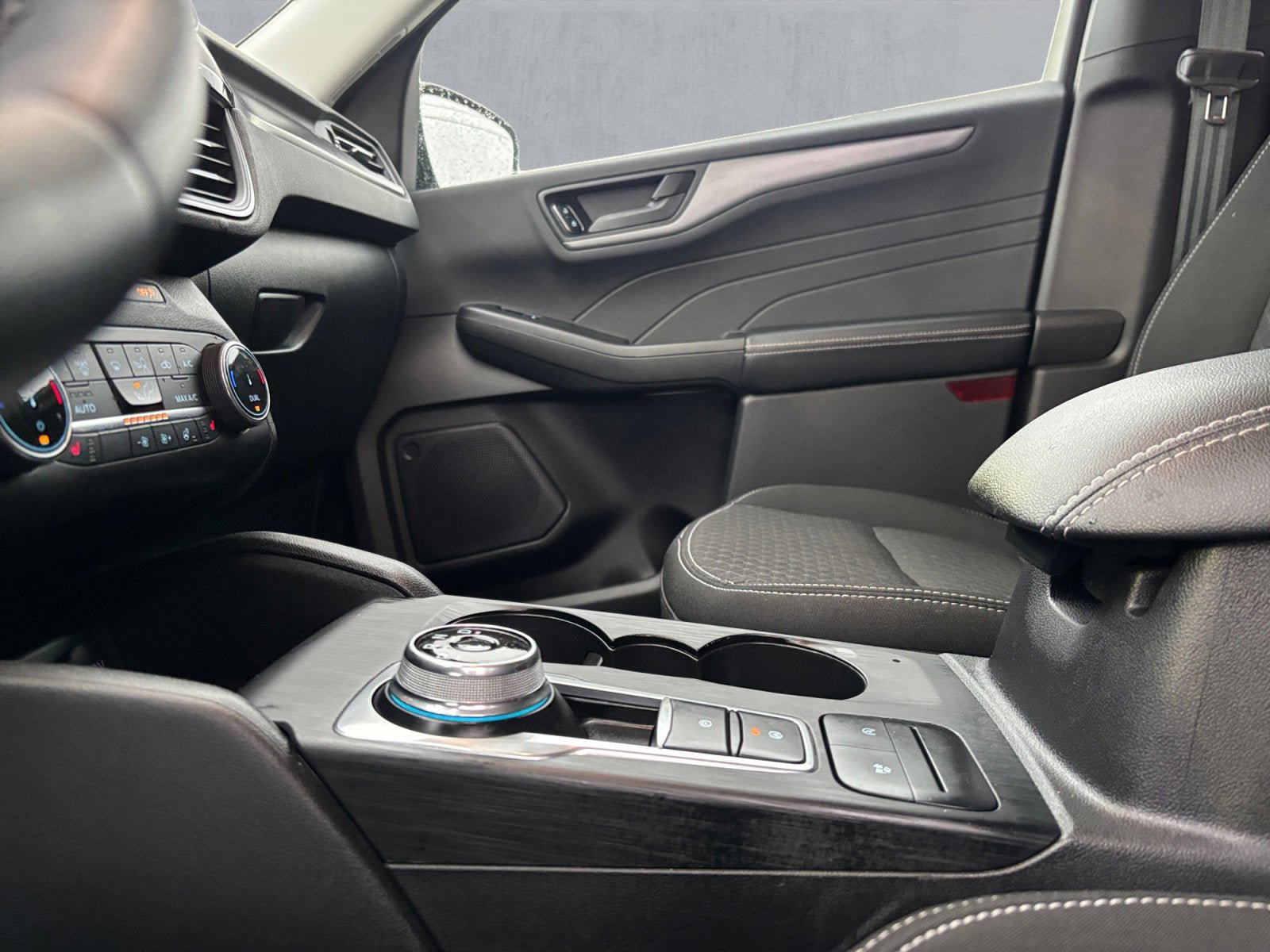 Certified 2023 Ford Escape Active AWD/4WD image 22