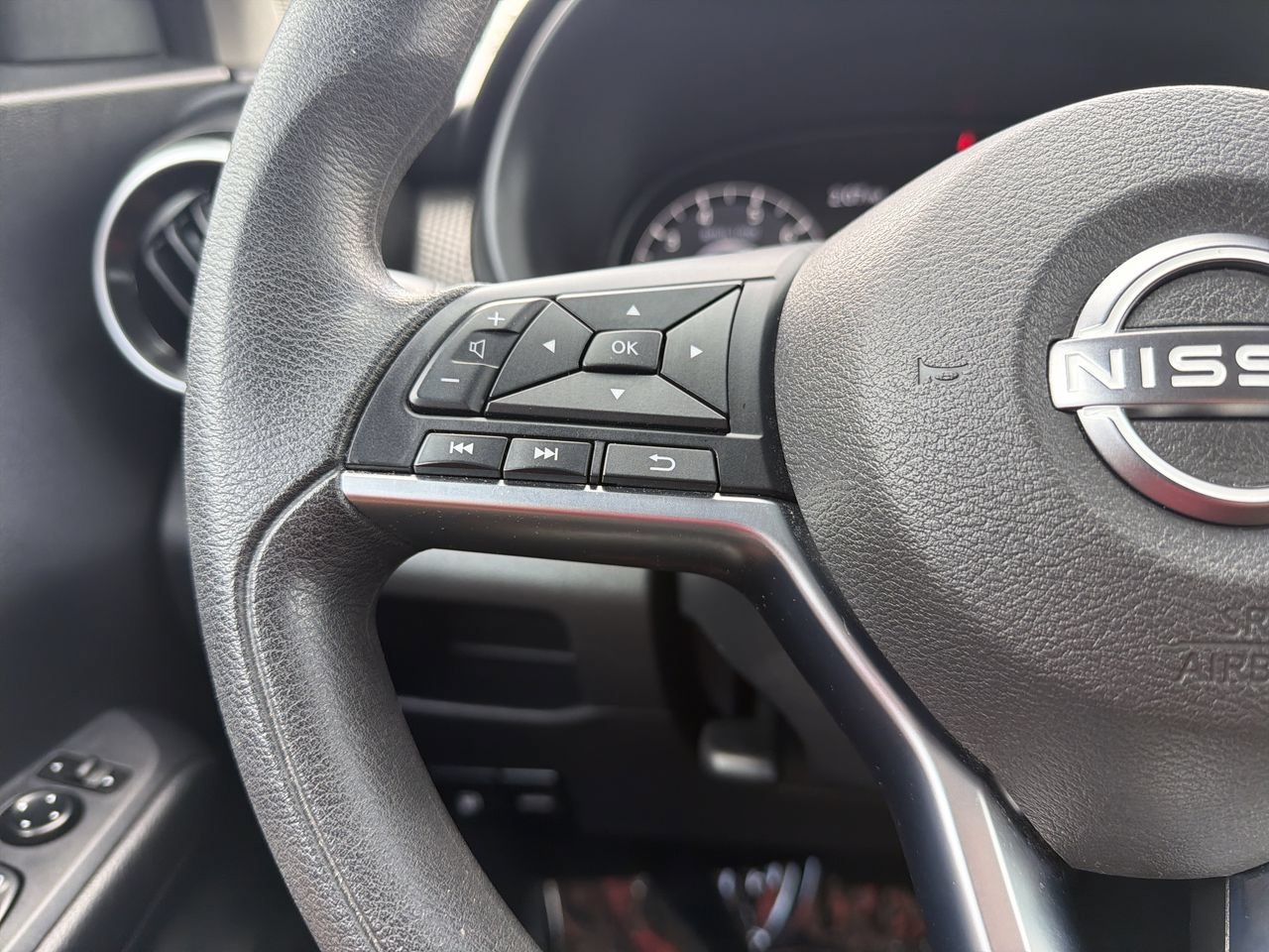 Used 2024 Nissan Kicks SV FWD image 24