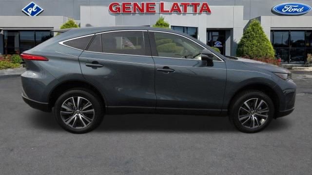 Used 2022 Toyota Venza LE image 6