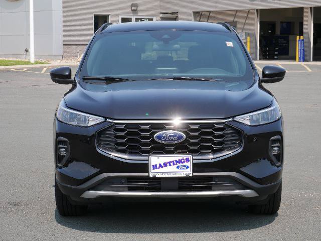 Certified 2025 Ford Escape ST-Line Select AWD/4WD image 8