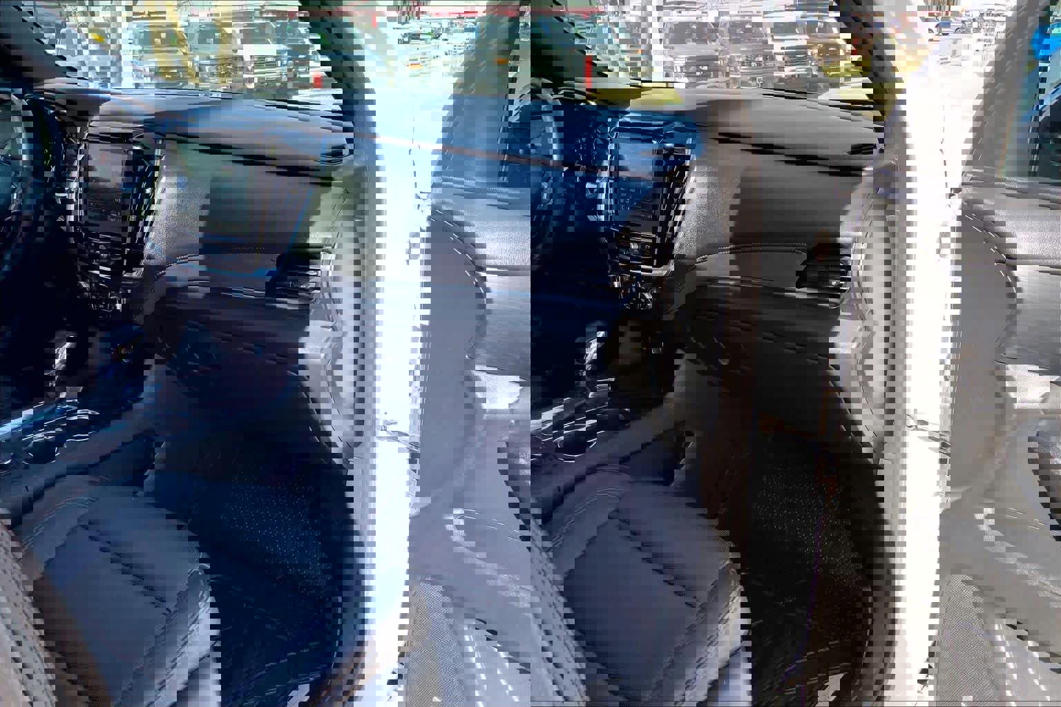 Used 2023 Chevrolet Traverse High Country image 18