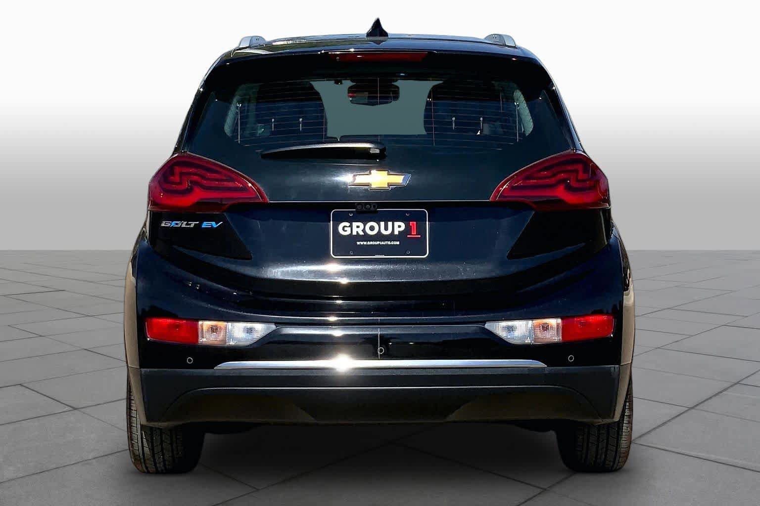 Used 2019 Chevrolet Bolt Premier w/ Infotainment Package FWD image 4