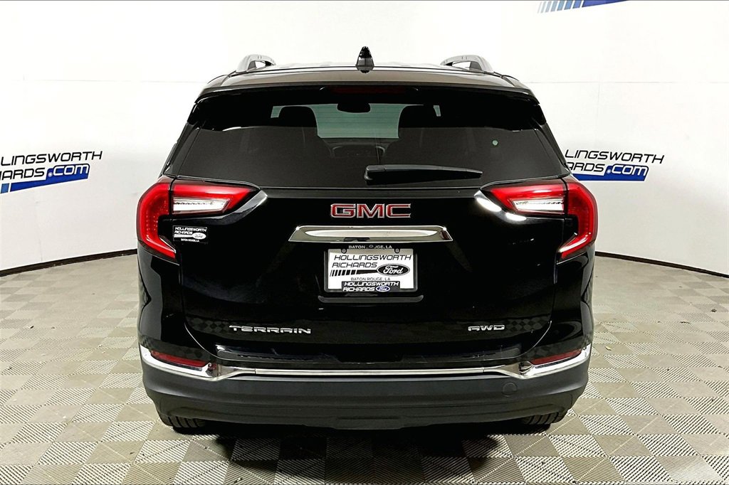 Used 2024 GMC Terrain SLT image 4