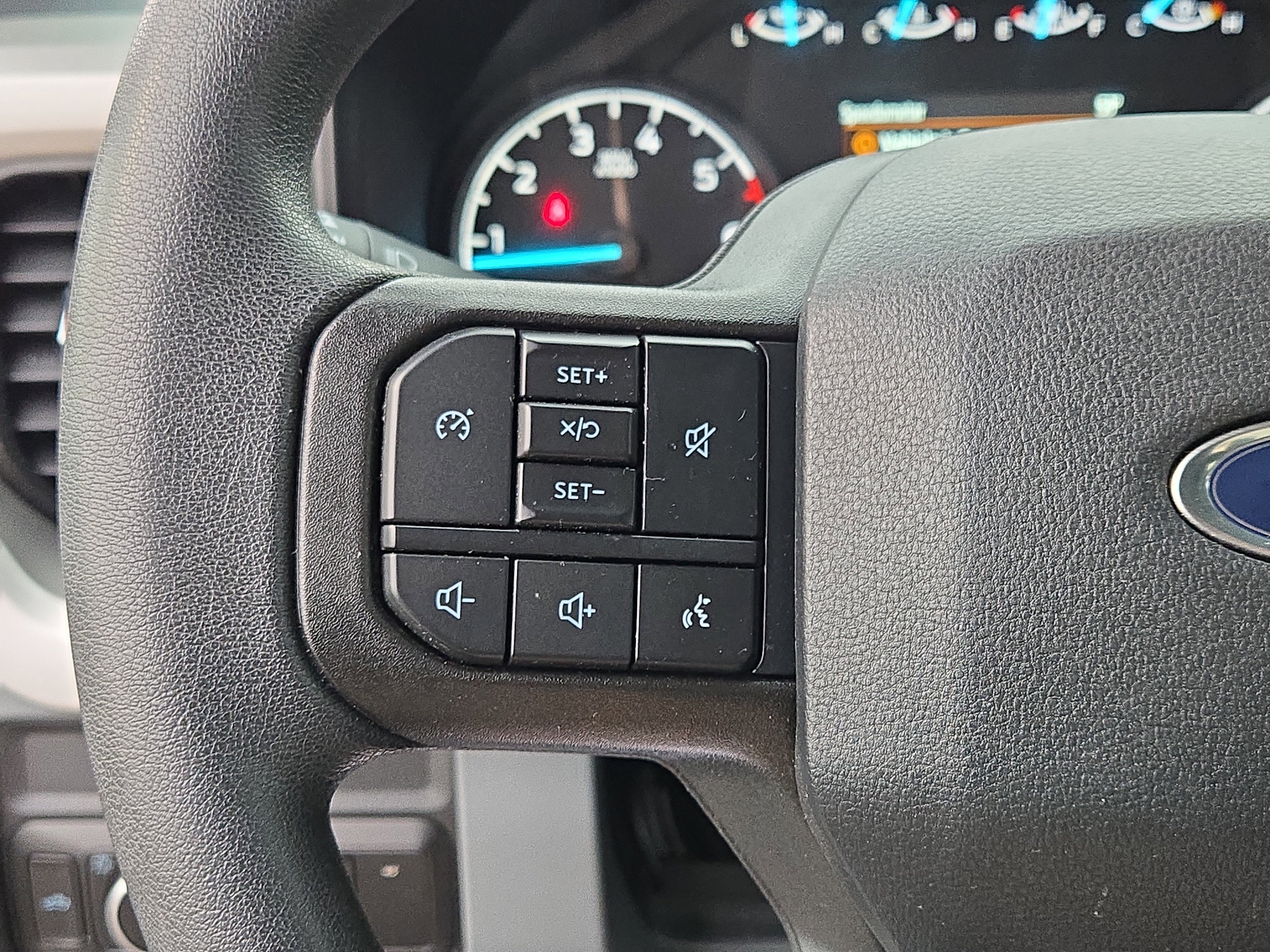 Certified 2024 Ford F350 XLT w/ 360-Degree Camera Package image 24