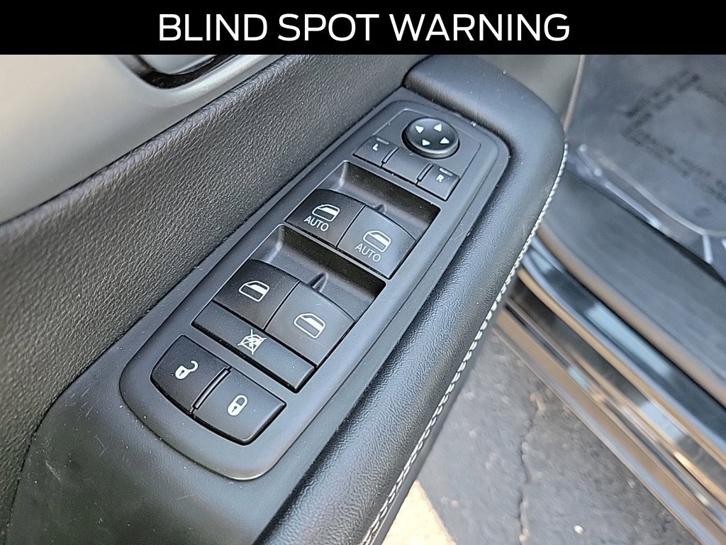 Used 2018 Chrysler Pacifica Touring Plus w/ S Appearance Package FWD image 23