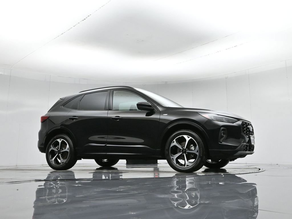 Certified 2024 Ford Escape ST-Line Elite image 2