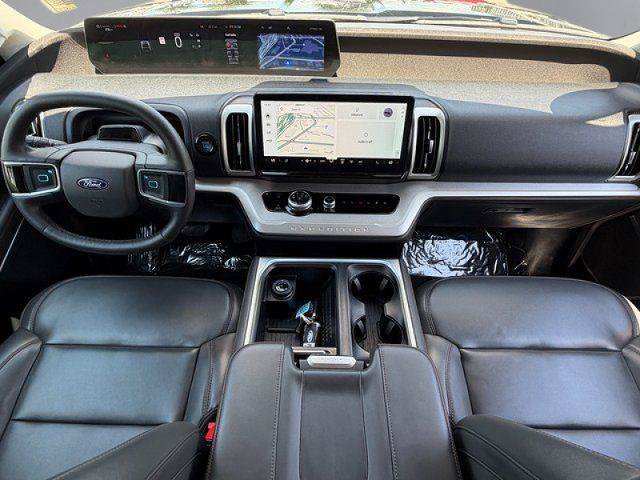 Certified 2025 Ford Expedition Active AWD/4WD image 3