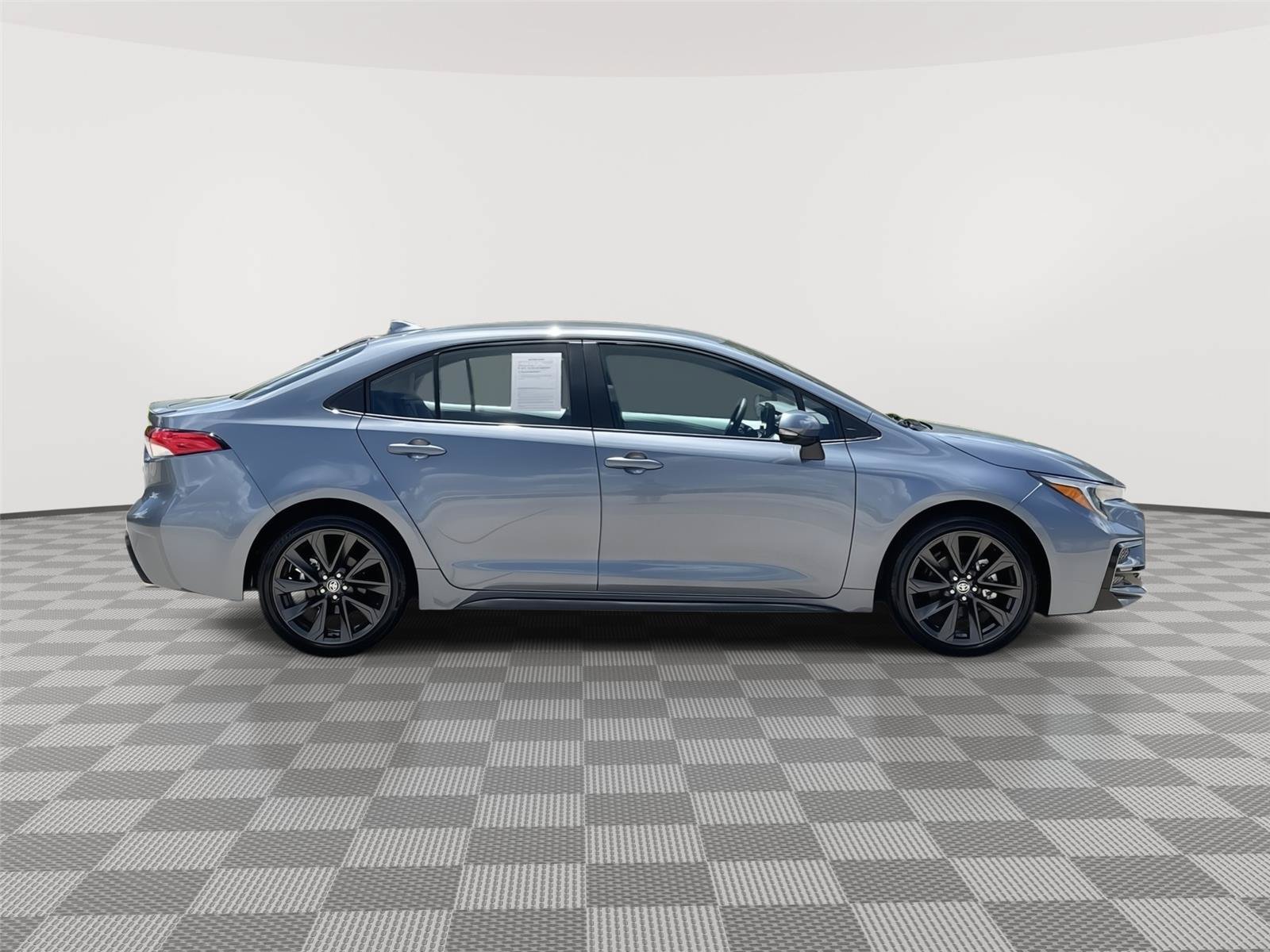 Used 2026 Toyota Corolla SE FWD image 6