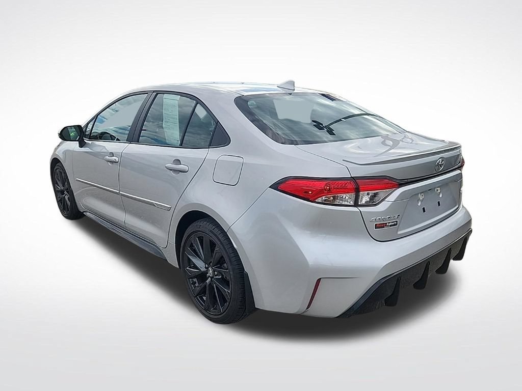 Used 2024 Toyota Corolla SE FWD image 5