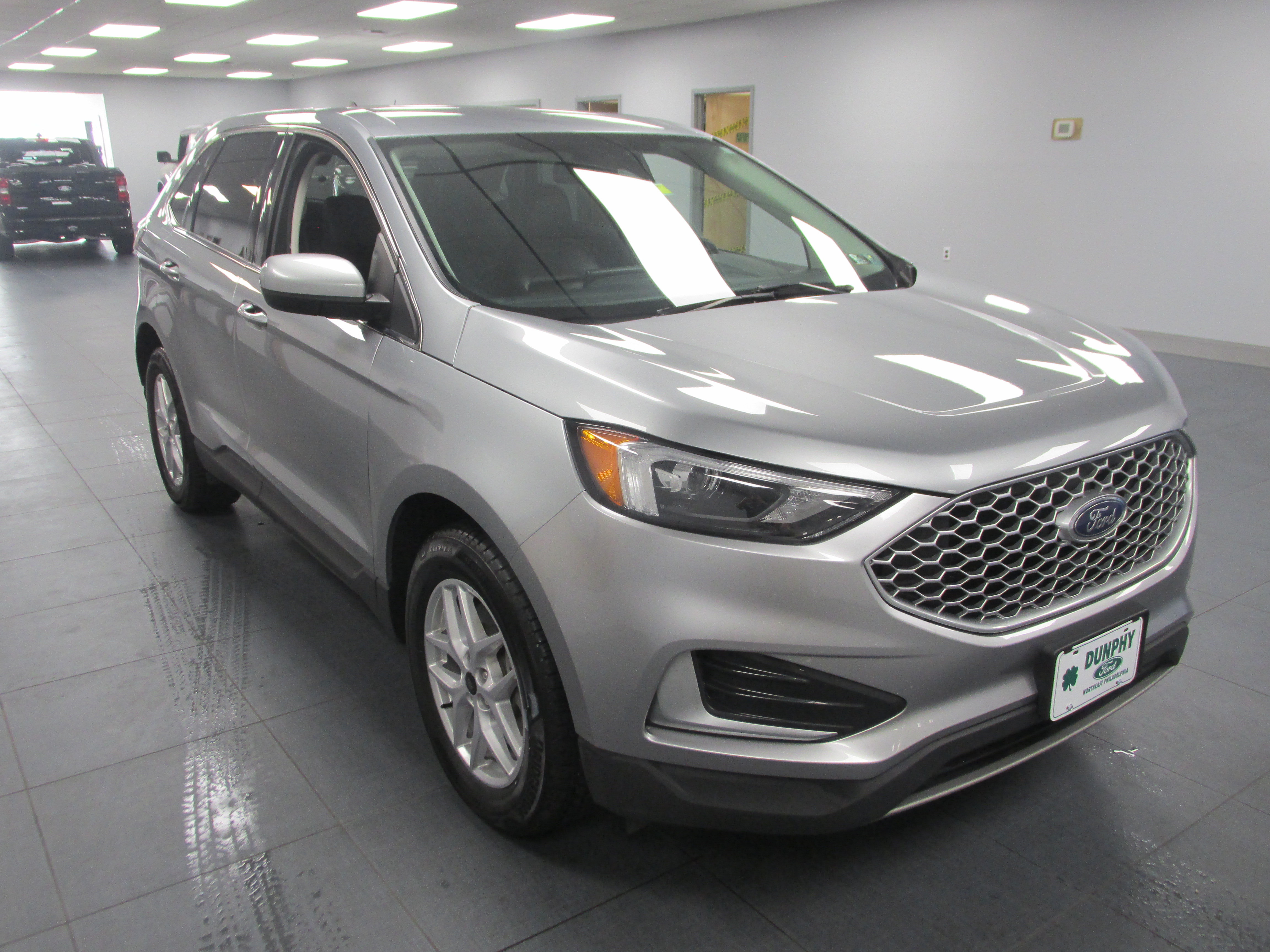 Certified 2024 Ford Edge SEL AWD/4WD image 3