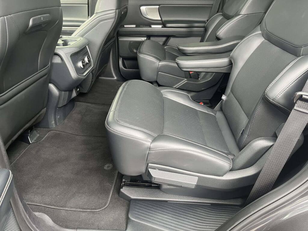 Certified 2025 Ford Expedition Platinum AWD/4WD image 19
