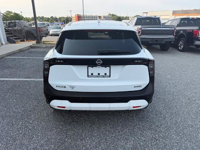 Used 2025 Nissan Kicks SV AWD/4WD image 7