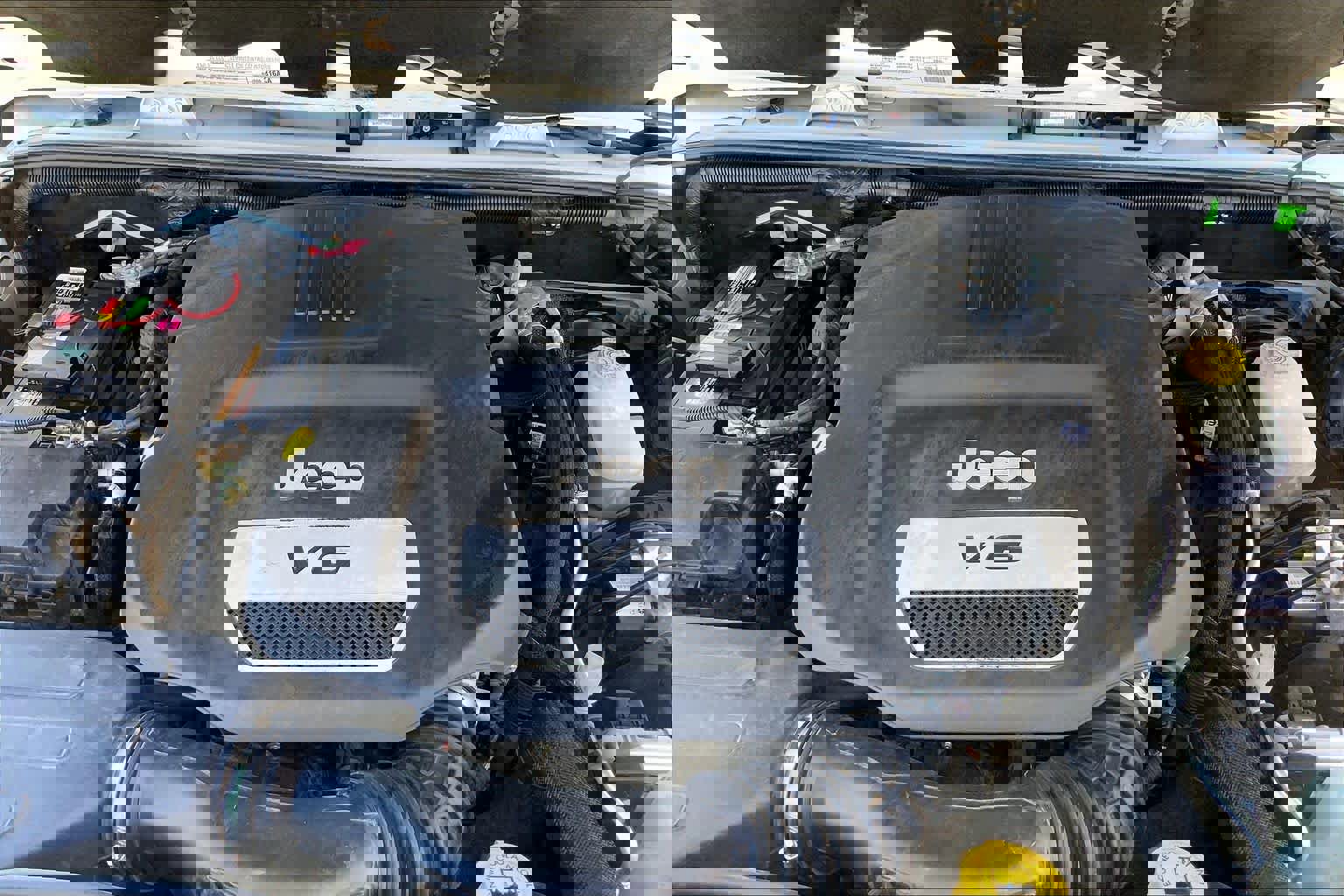 Used 2018 Jeep Wrangler Unlimited Sahara image 30