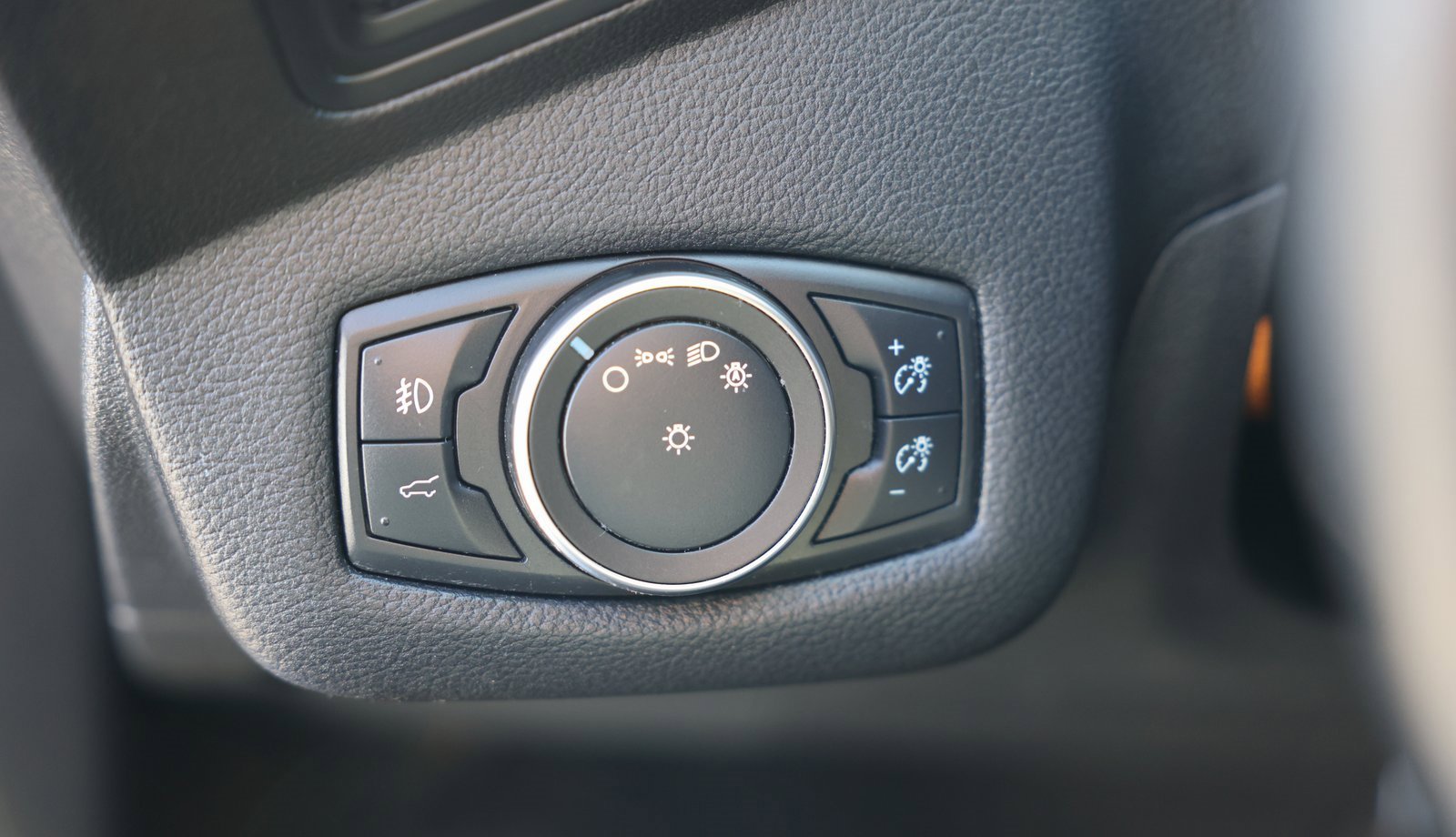 Certified 2019 Ford Escape SEL image 19