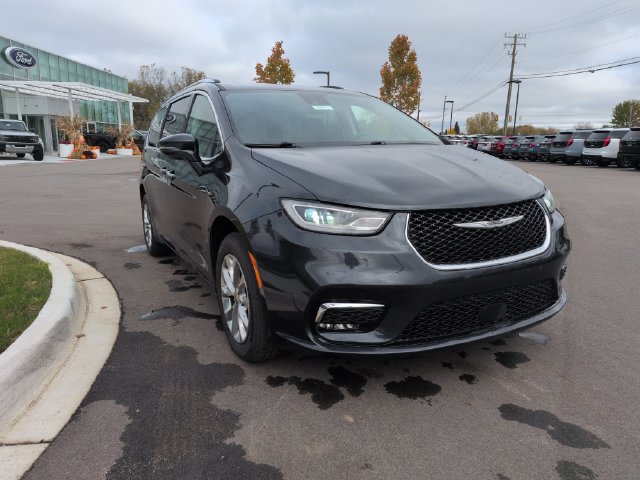 Used 2021 Chrysler Pacifica Touring-L AWD/4WD image 7