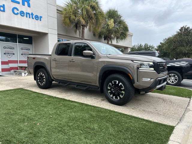 Used 2024 Nissan Frontier PRO-4X w/ Pro Convenience Package AWD/4WD image 2